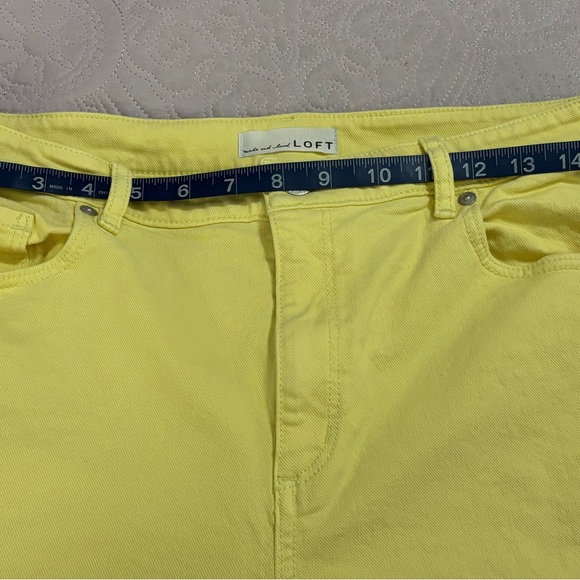Loft Women's Citrus Yellow High Rise Kick Crop frayed hem Jeans in Size 10 - Picture 6 of 8